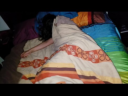 ❤️ Njërku qorton njerkën e tij të re ndërsa ajo fle. ❤️ Video porno në sq.dewporn.ru ❌